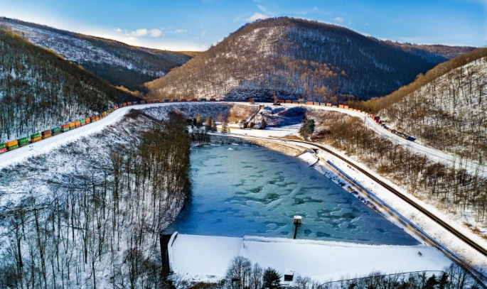 Why is the Horseshoe Curve so famous