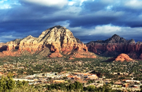 Is Black Canyon City cooler than Phoenix