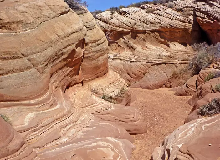 Water Holes Canyon vs Antelope Canyon
