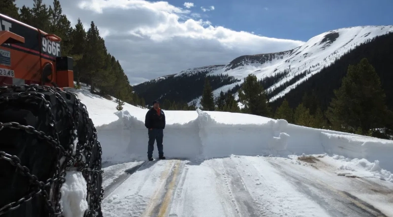 Independence Pass hiking weather