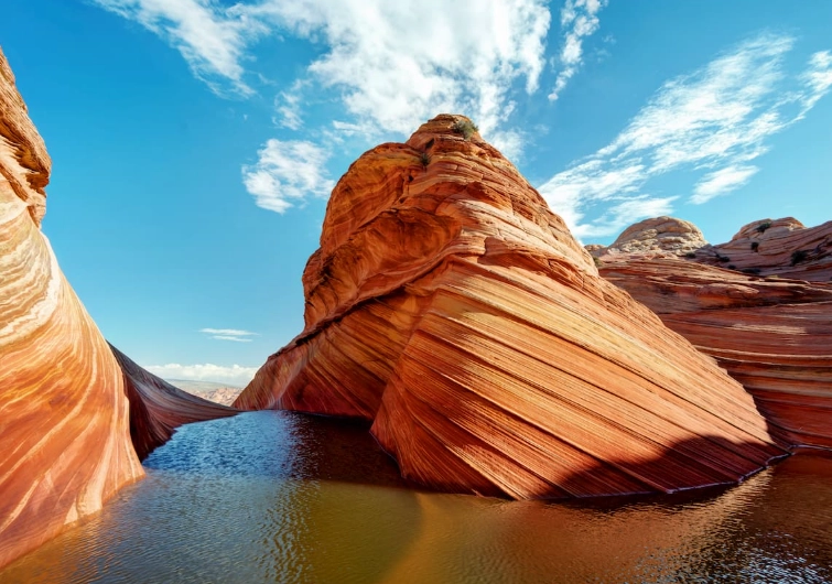 Can you drive through Vermilion Cliffs National Monument?