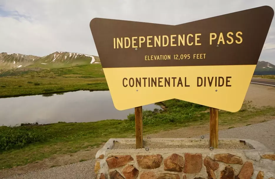 driving Colorado mountain passes