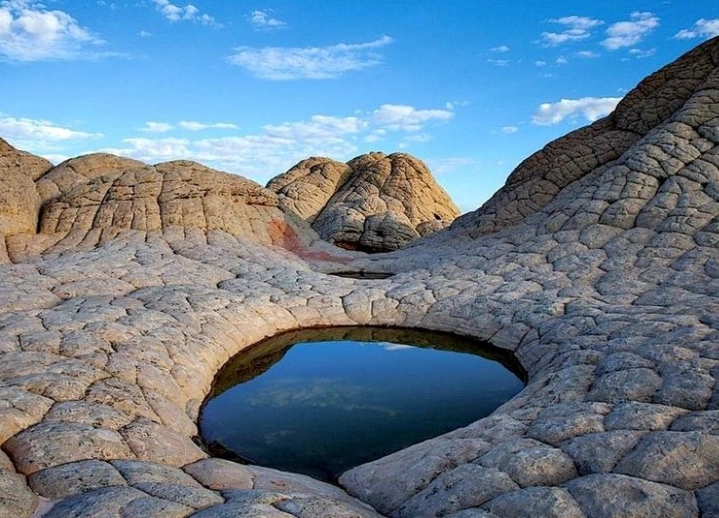 white pocket vermilion cliffs