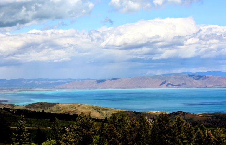 Where is Bear Lake located