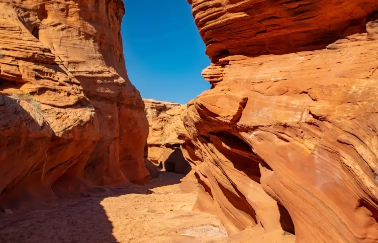 Waterhole Canyon hiking