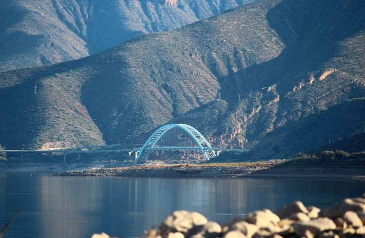 Is Roosevelt Lake full