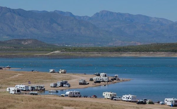camping near Phoenix