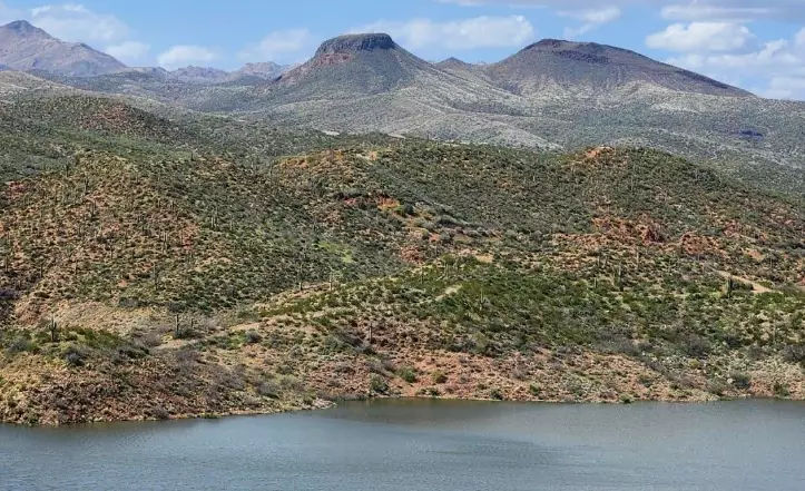 things to do San Carlos Lake