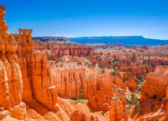 Arches vs Canyonlands