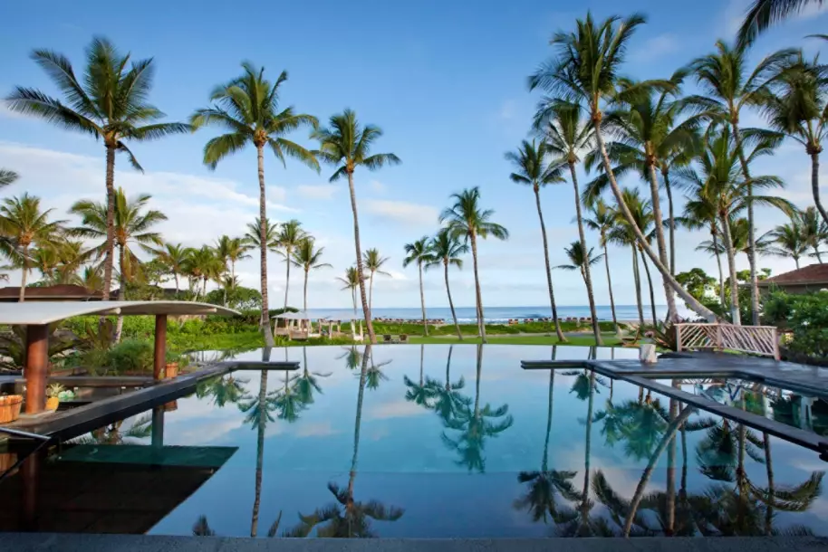 luxury beachfront resorts